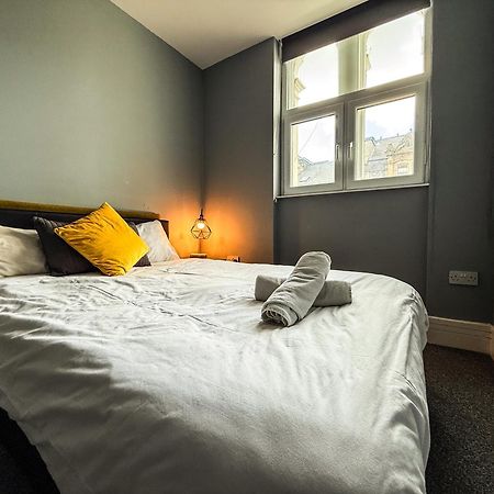3 Bedroom Apartment In The Heart Of Newcastle - Modern - Sleeps 6 Exterior photo